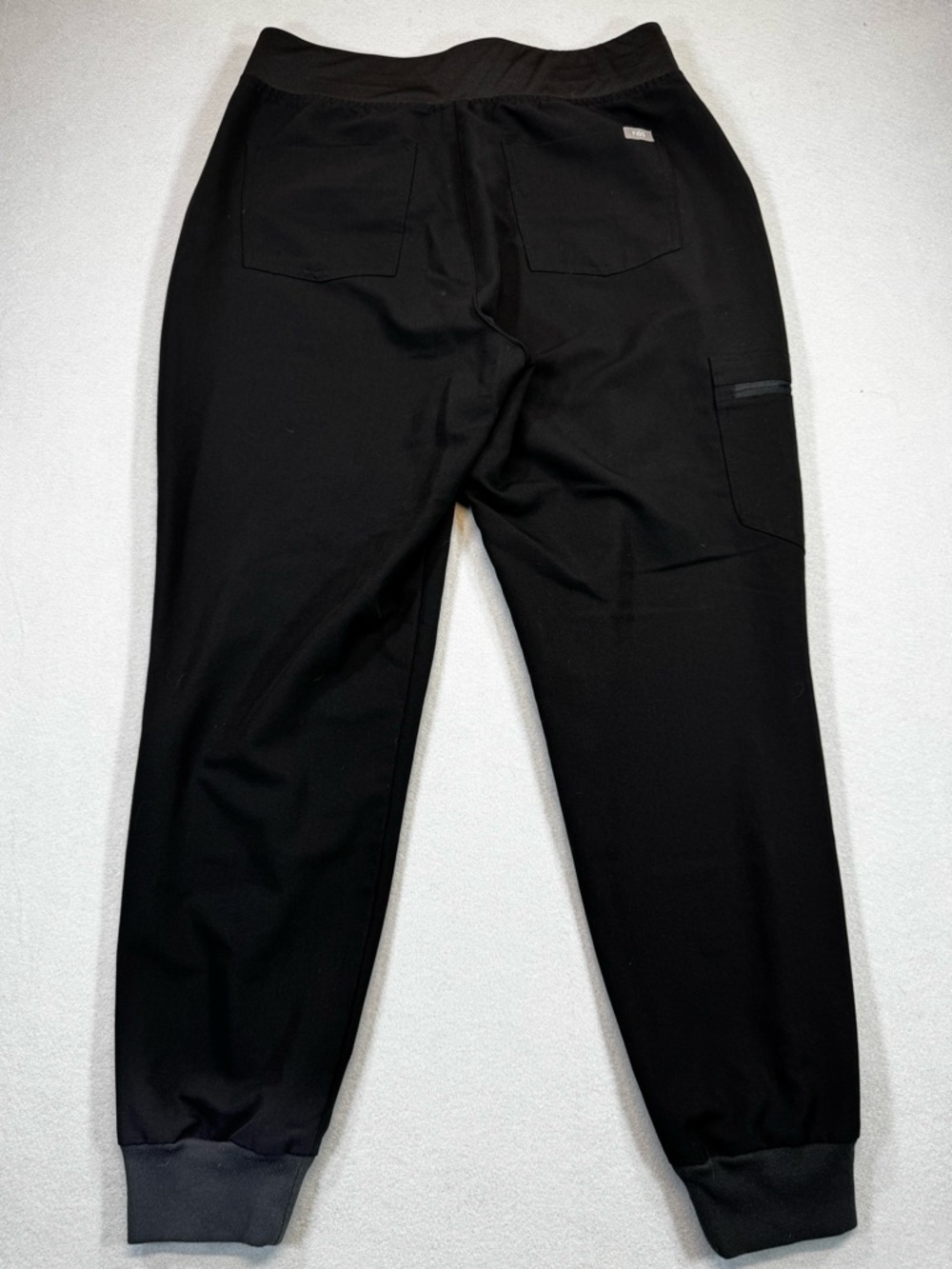 Women’s Figs Zamora Jogger Black Scrub Pants, Large - Picture 2 of 3